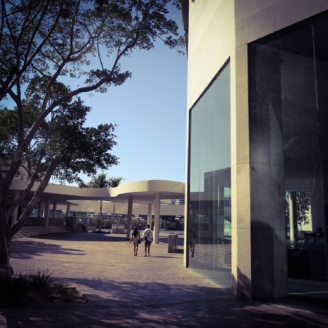 I love this building oh so much.<br /><br /><br /><br />
I go to work everyday in a #HarrySeidler designed building and everyday I pause in the lobby and take it all in.  The space, the glass, the lines, the acoustics, the